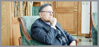 آموزگار پولی